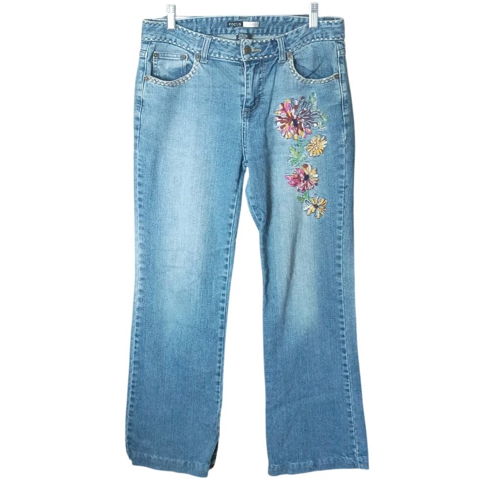 Focus Lifestyle Women 8 Medium Wash Embroidered Flower Straight Leg Denim Jeans